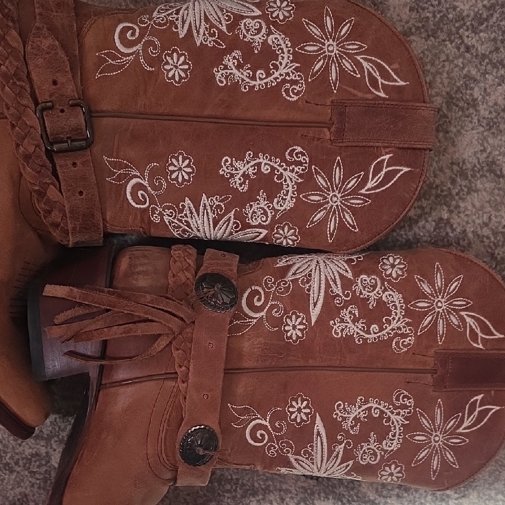 Shyanne Brown Embroidered Women’s Western Boots - Picture 4 of 11